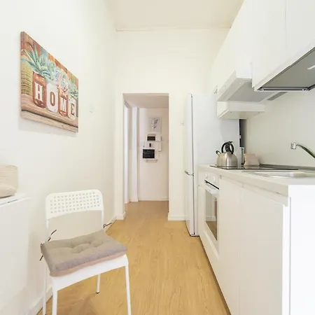 Stazione-aeroporto Apartment