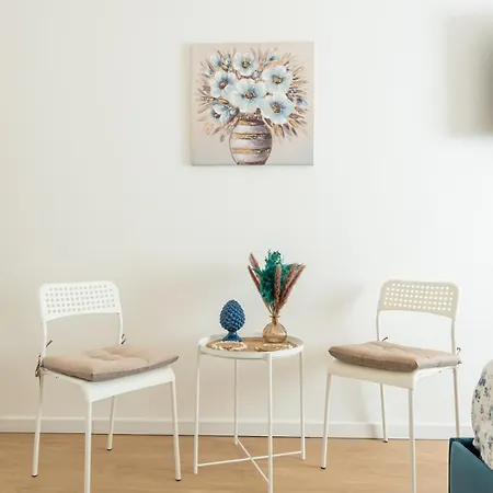 Stazione-aeroporto Apartment *