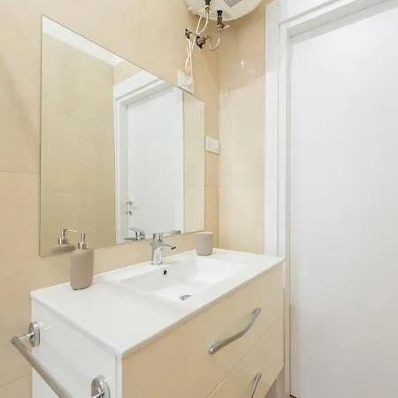 Apartment Stazione-aeroporto Naples